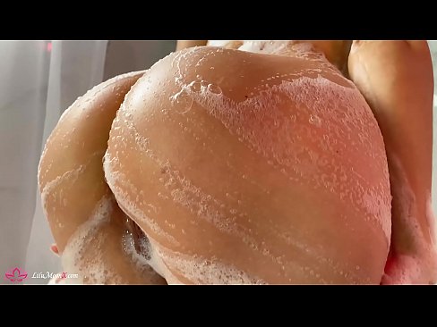 ❤️ Brunette Anapiga Pussy kwa Pussy kwa Vibrator hadi Orgasm kali katika Shower kwetu ﹏